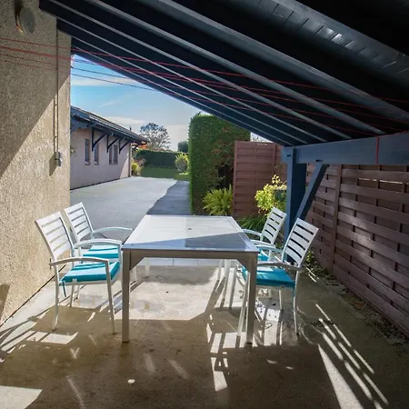 Holiday home Maison Lous Amics *