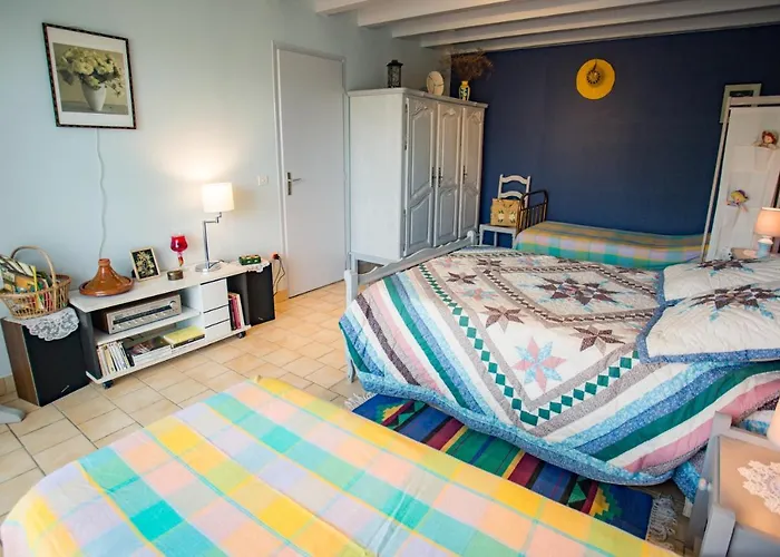 Maison Lous Amics بيت للعطل